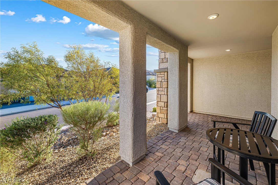 10960 Gardenova Avenue