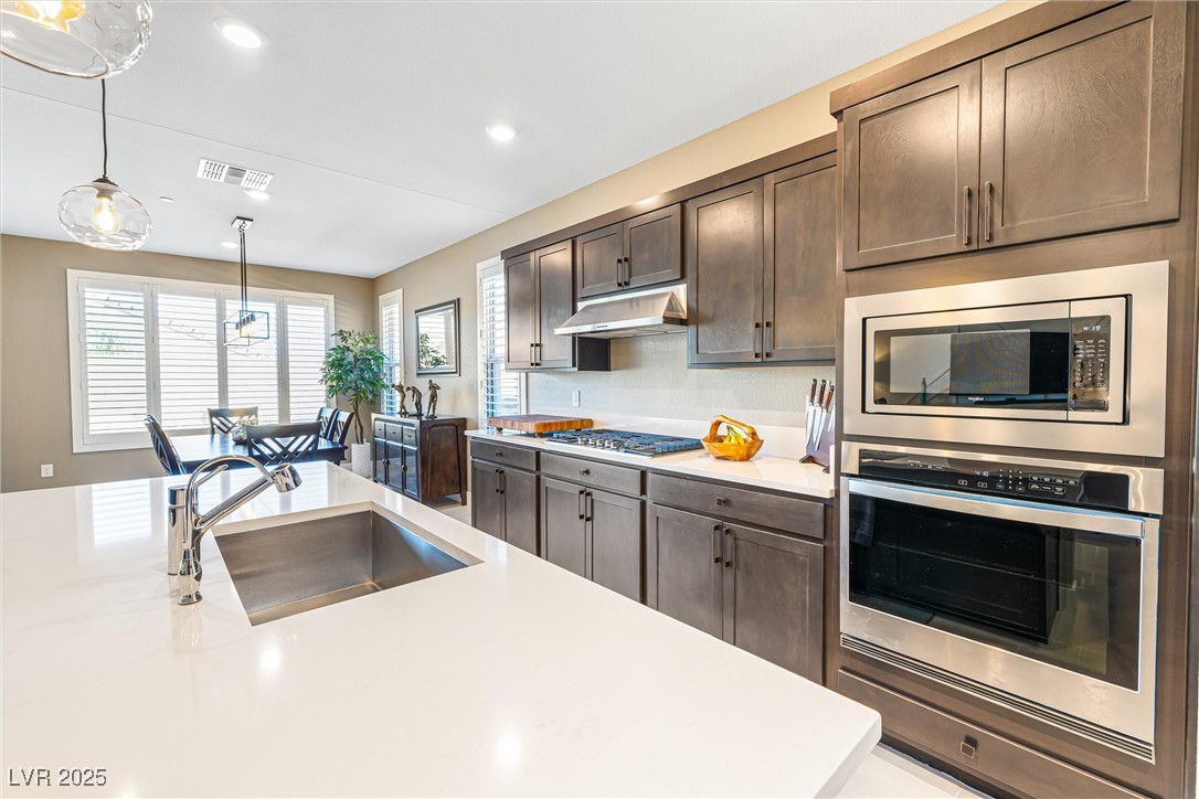 10960 Gardenova Avenue