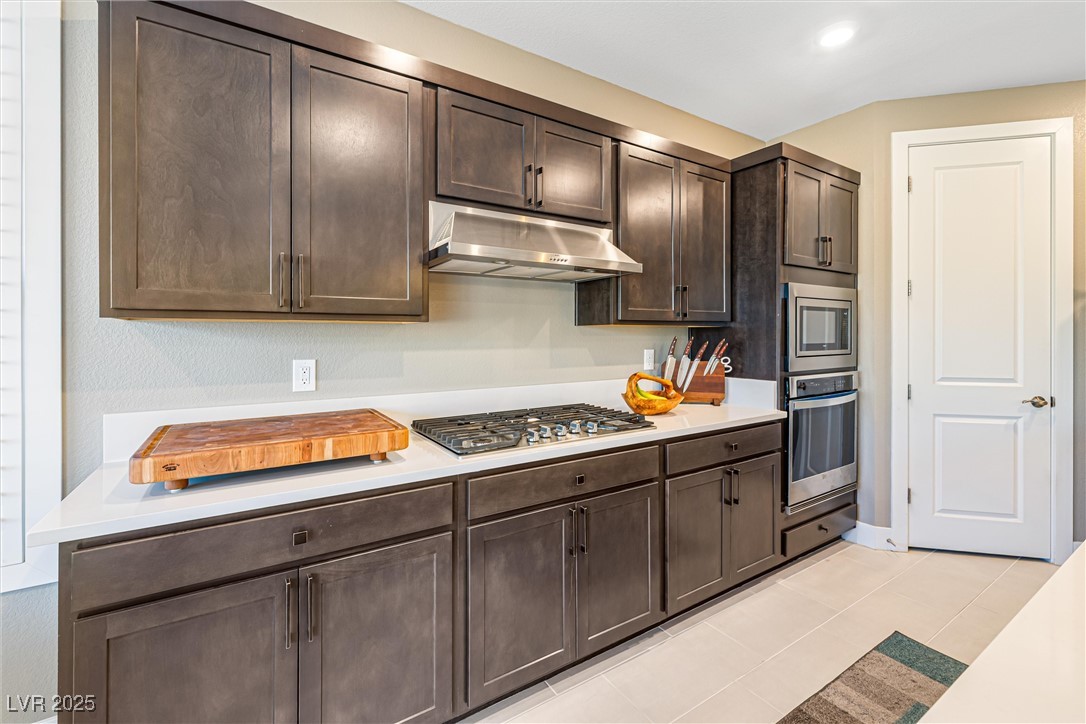 10960 Gardenova Avenue