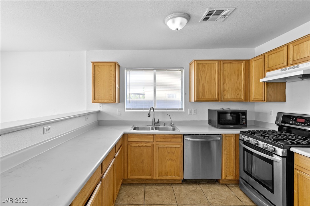 3335 Sutters Fort Street