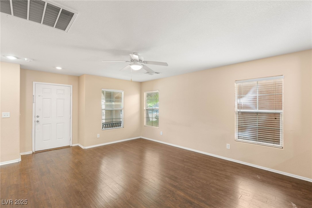 7182 Hood River Avenue