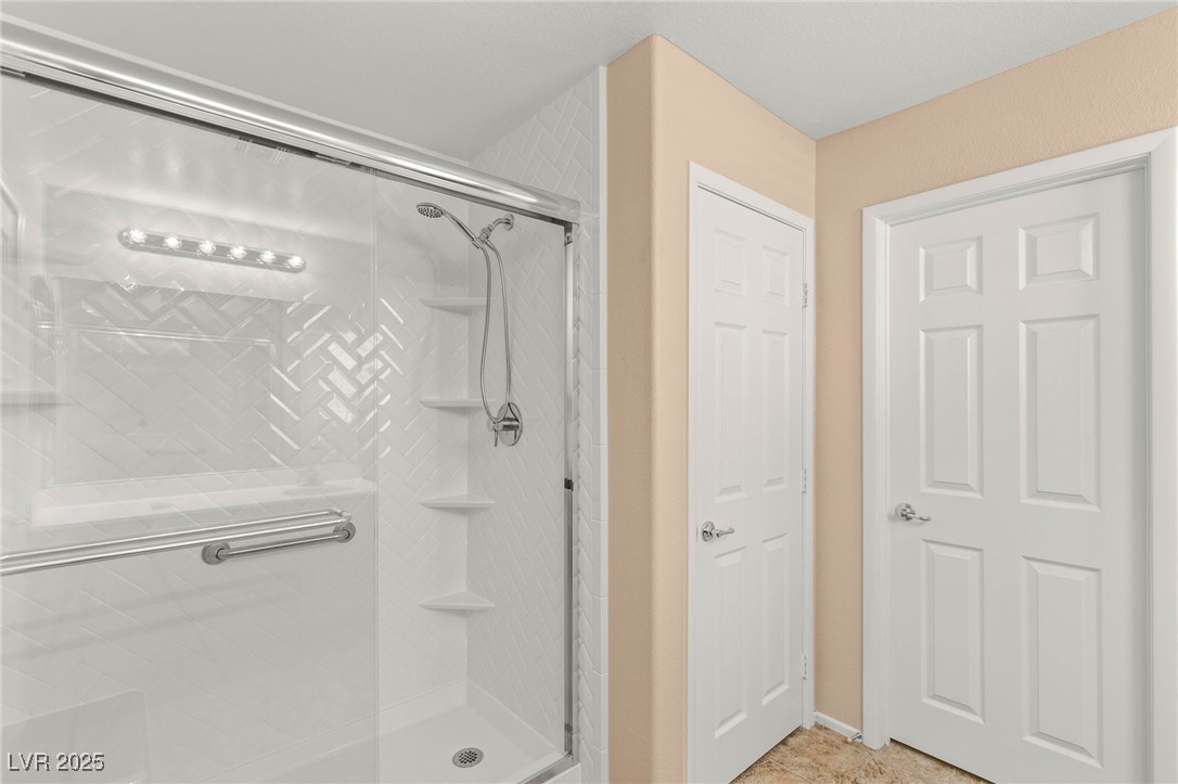 7182 Hood River Avenue