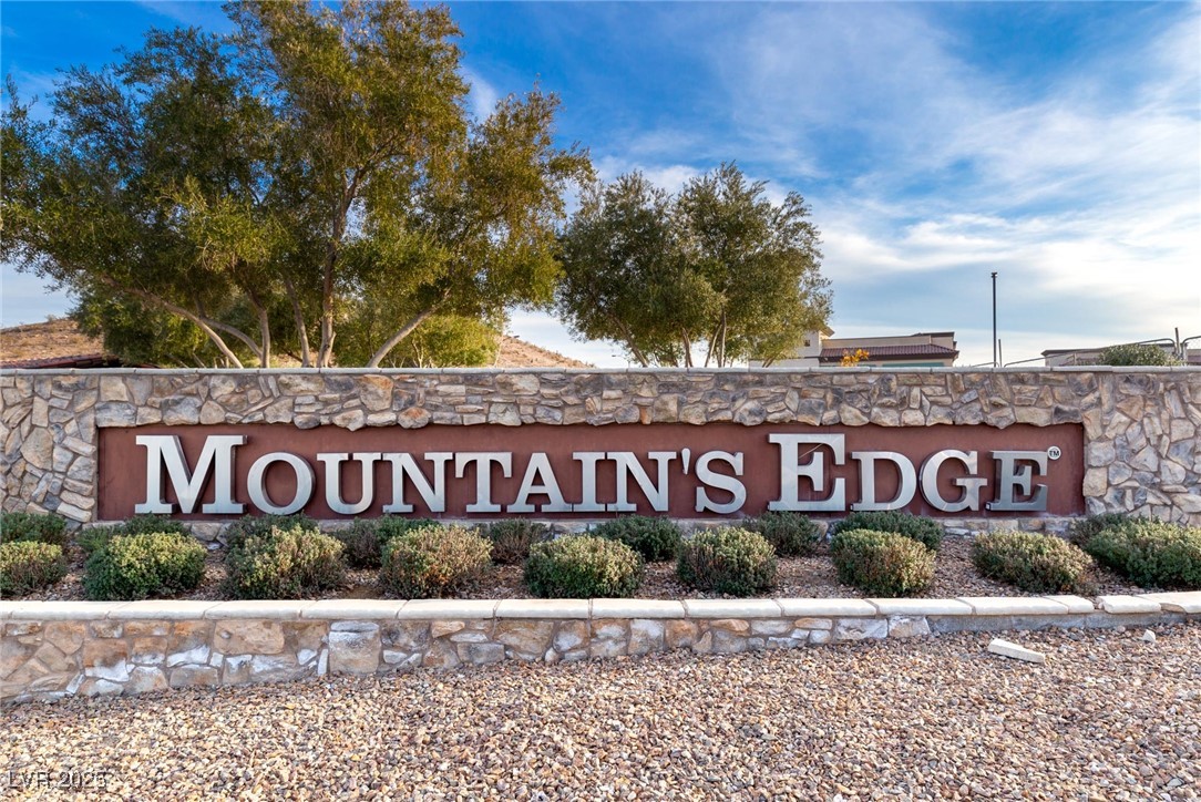 7182 Hood River Avenue