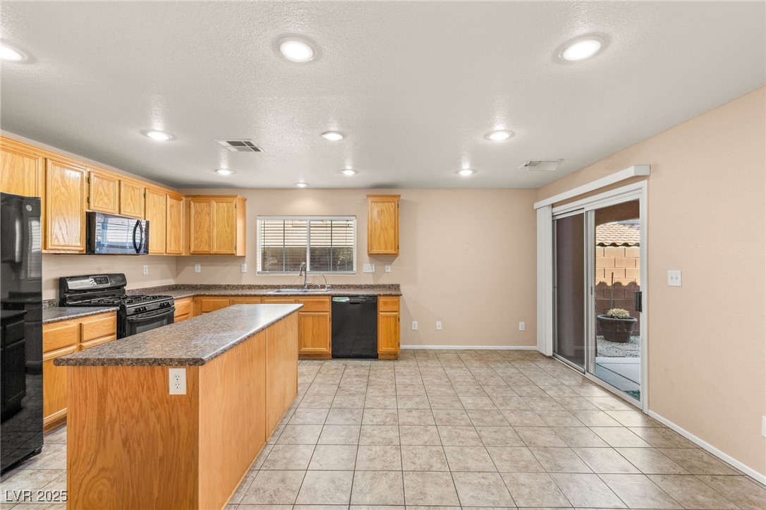 7182 Hood River Avenue