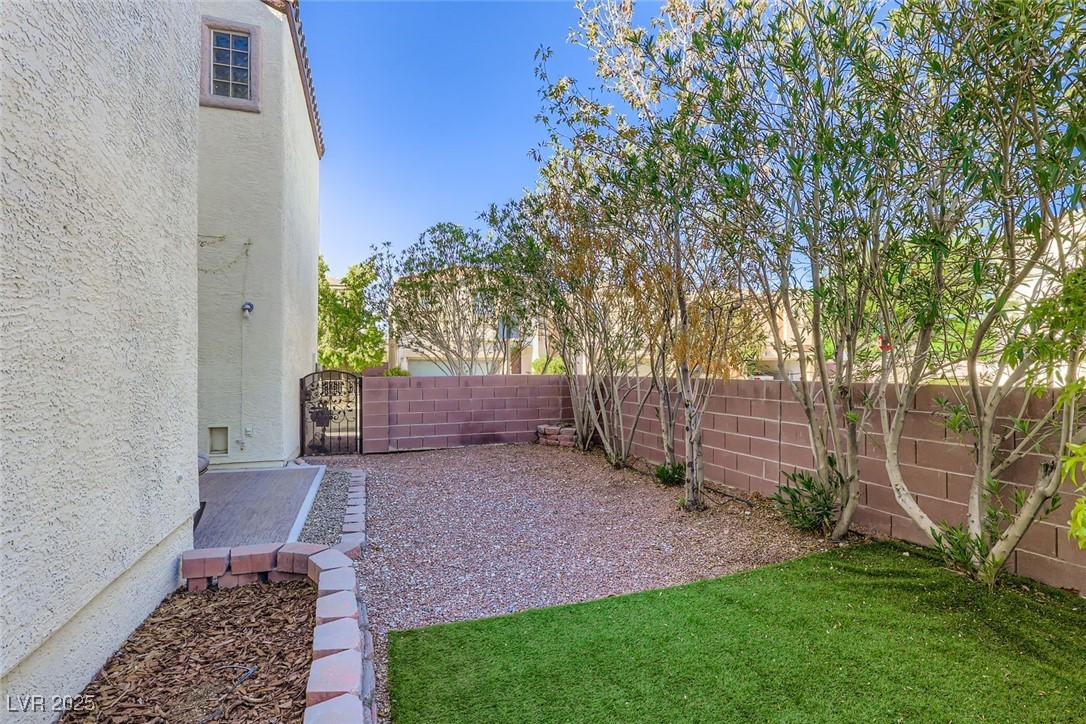 6631 Higger Tor Avenue