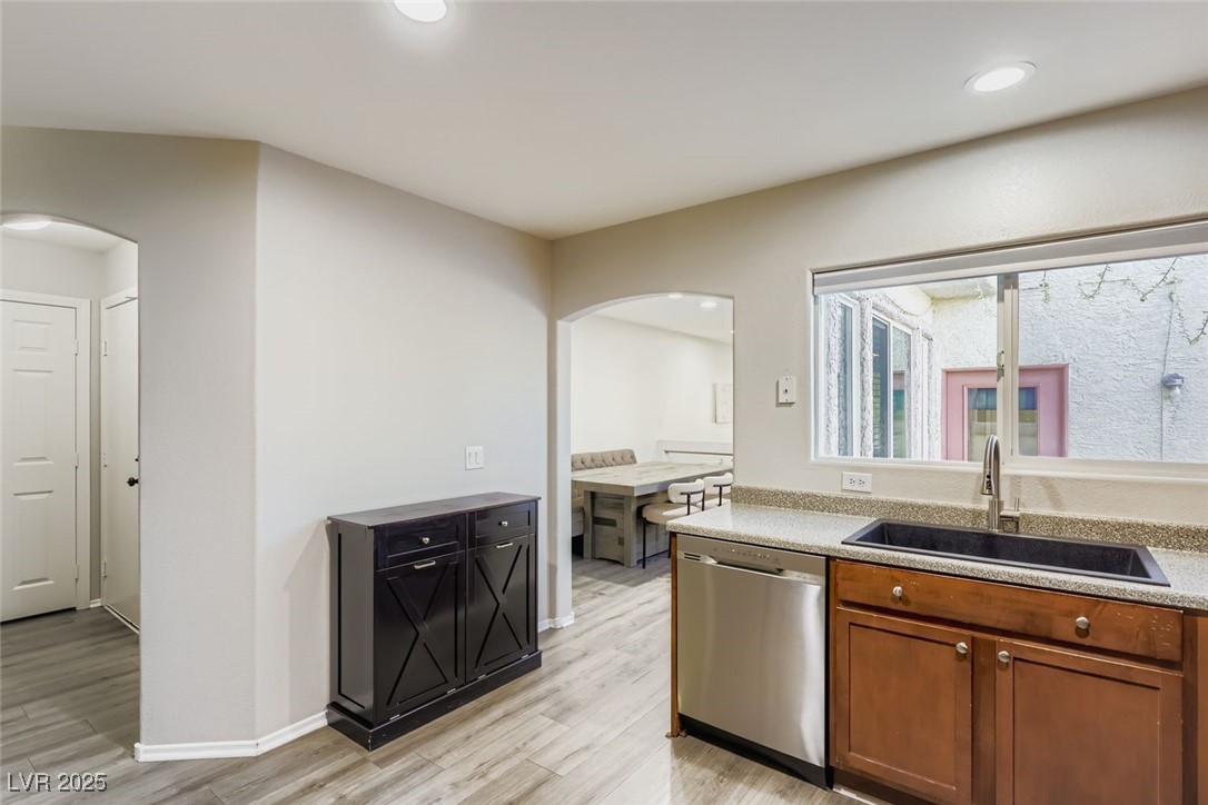 6631 Higger Tor Avenue