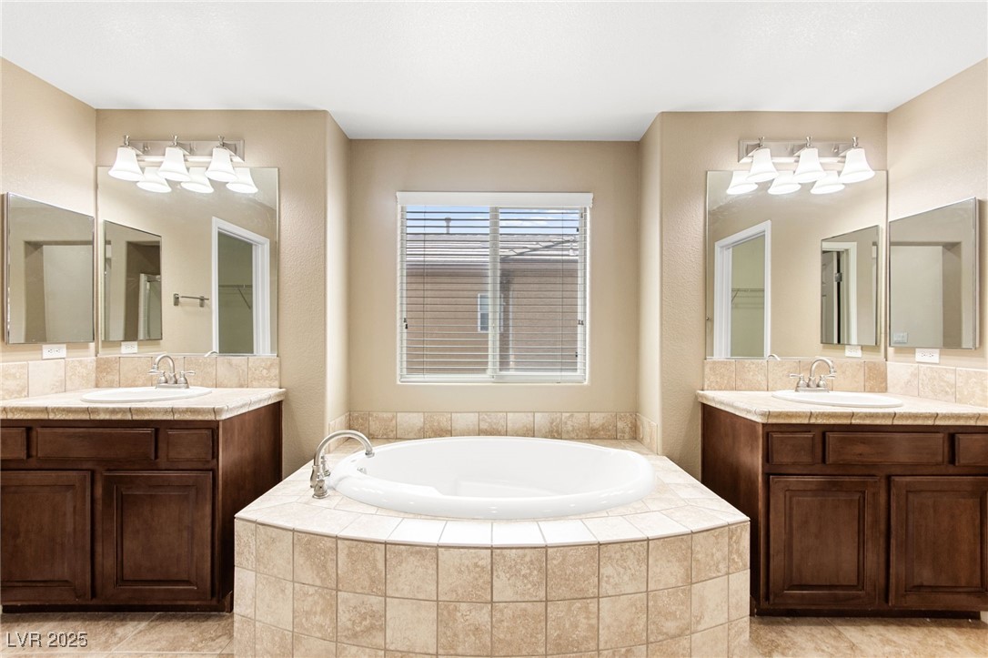 953 Noah Valley Street