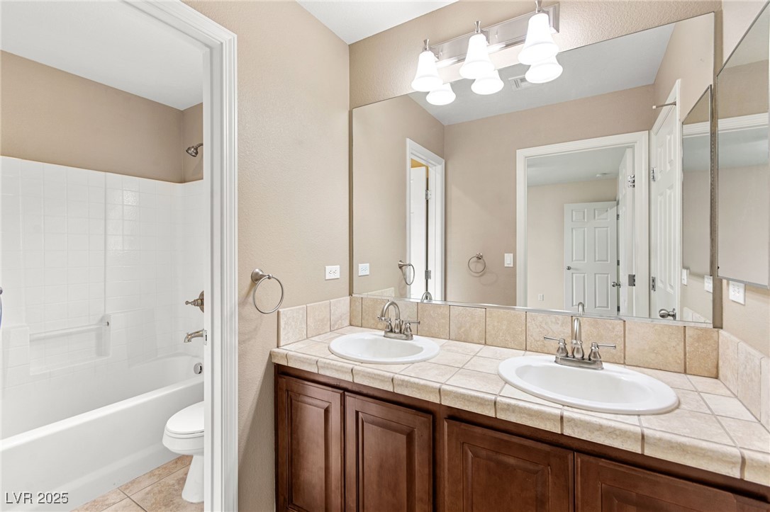 953 Noah Valley Street