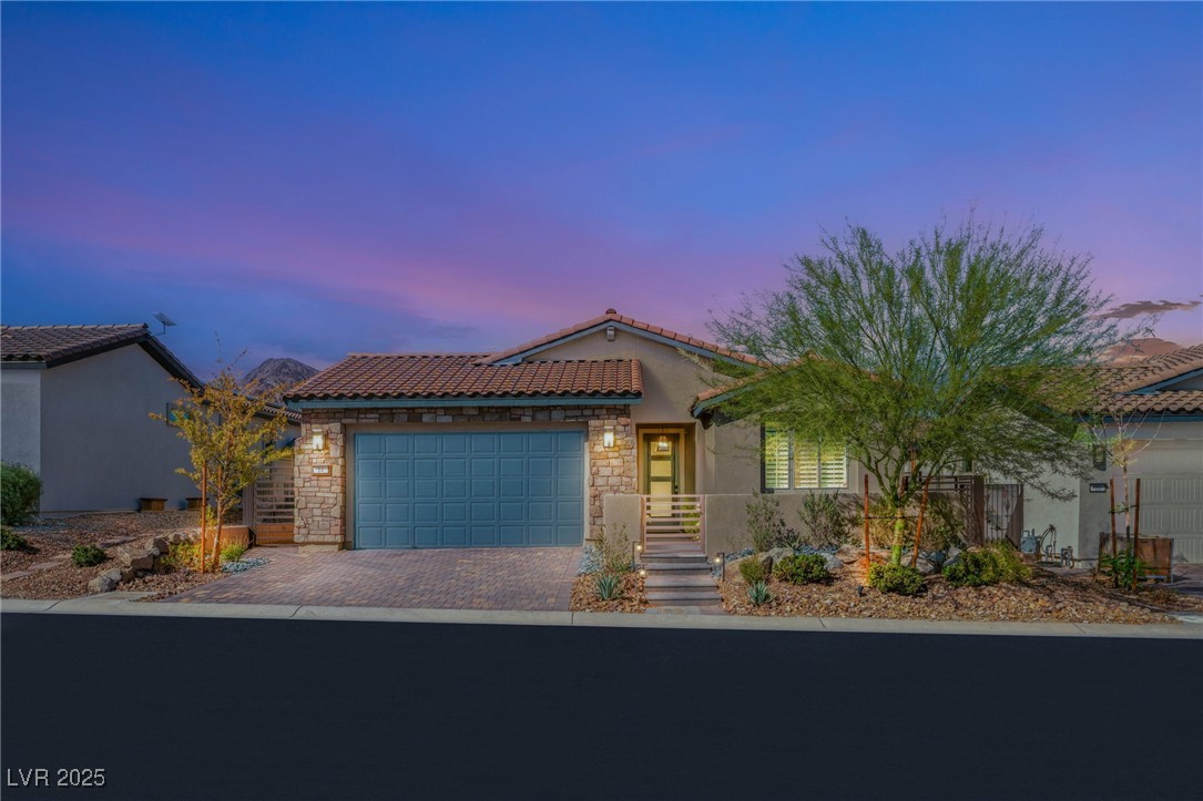 14 Autumn Palm Avenue