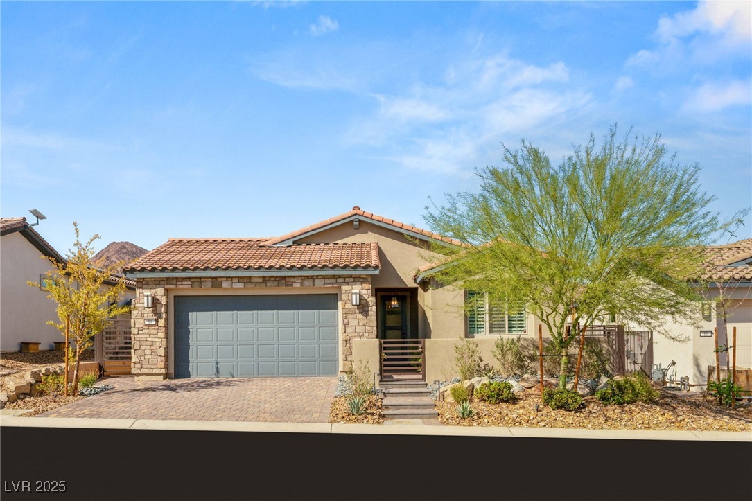 14 Autumn Palm Avenue