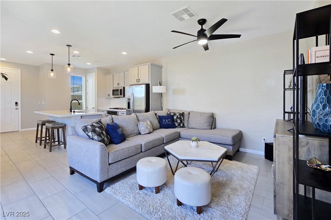 11739 Emerald Lake Avenue