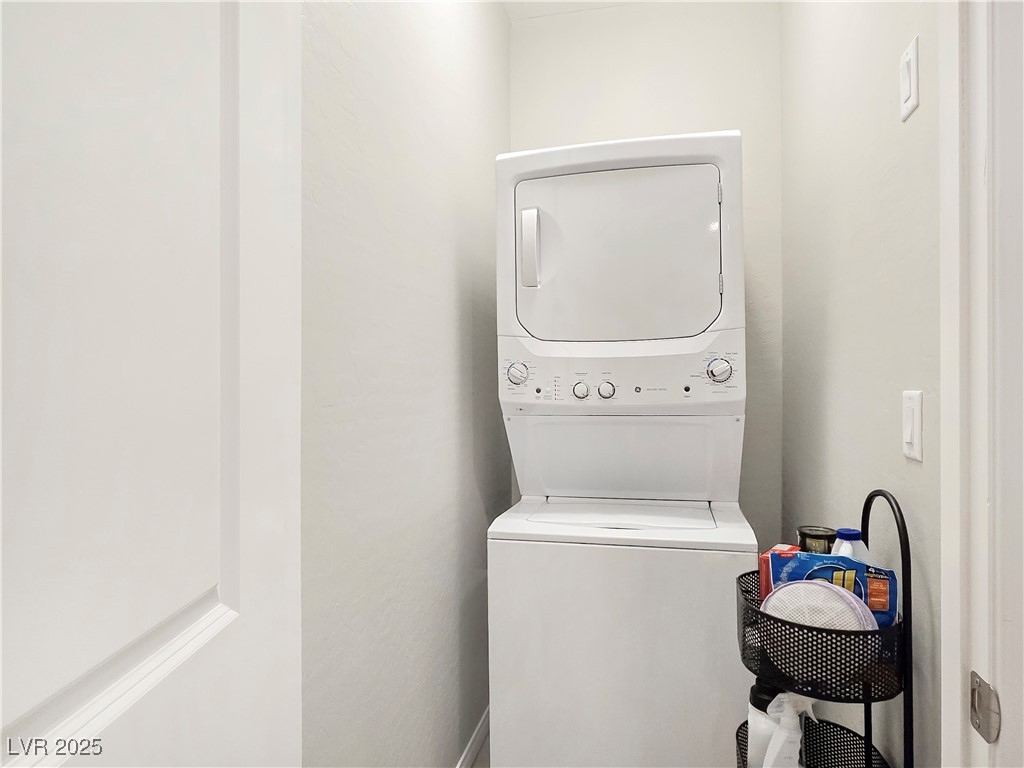 11739 Emerald Lake Avenue