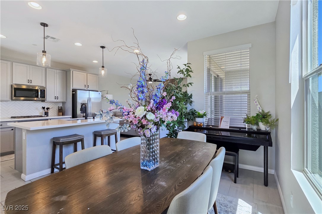 11739 Emerald Lake Avenue