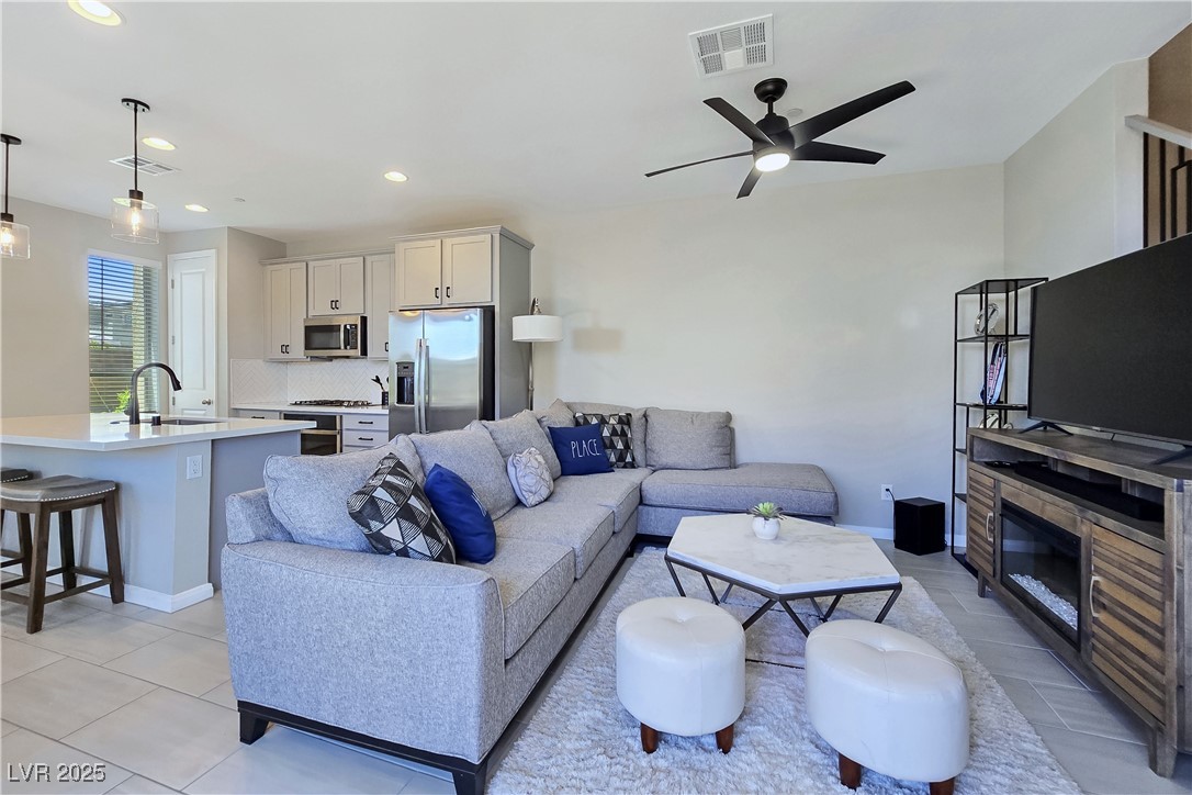 11739 Emerald Lake Avenue