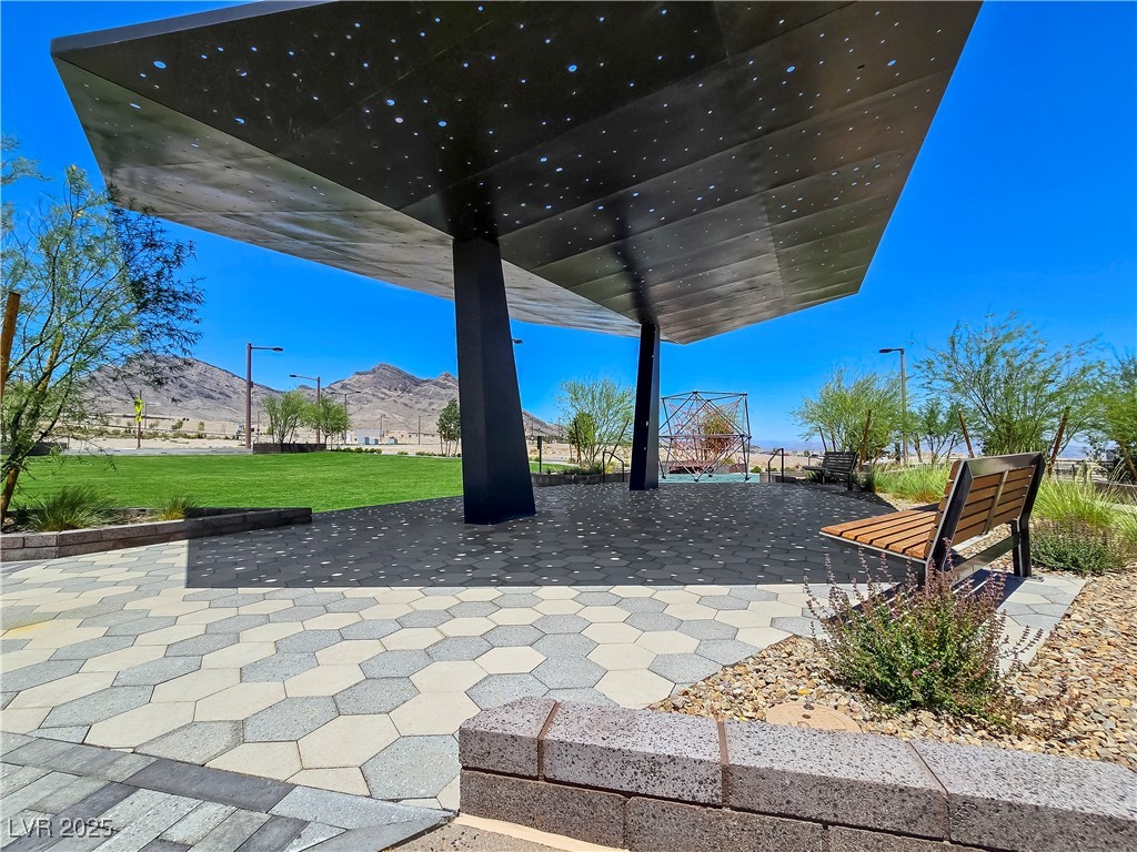 11739 Emerald Lake Avenue