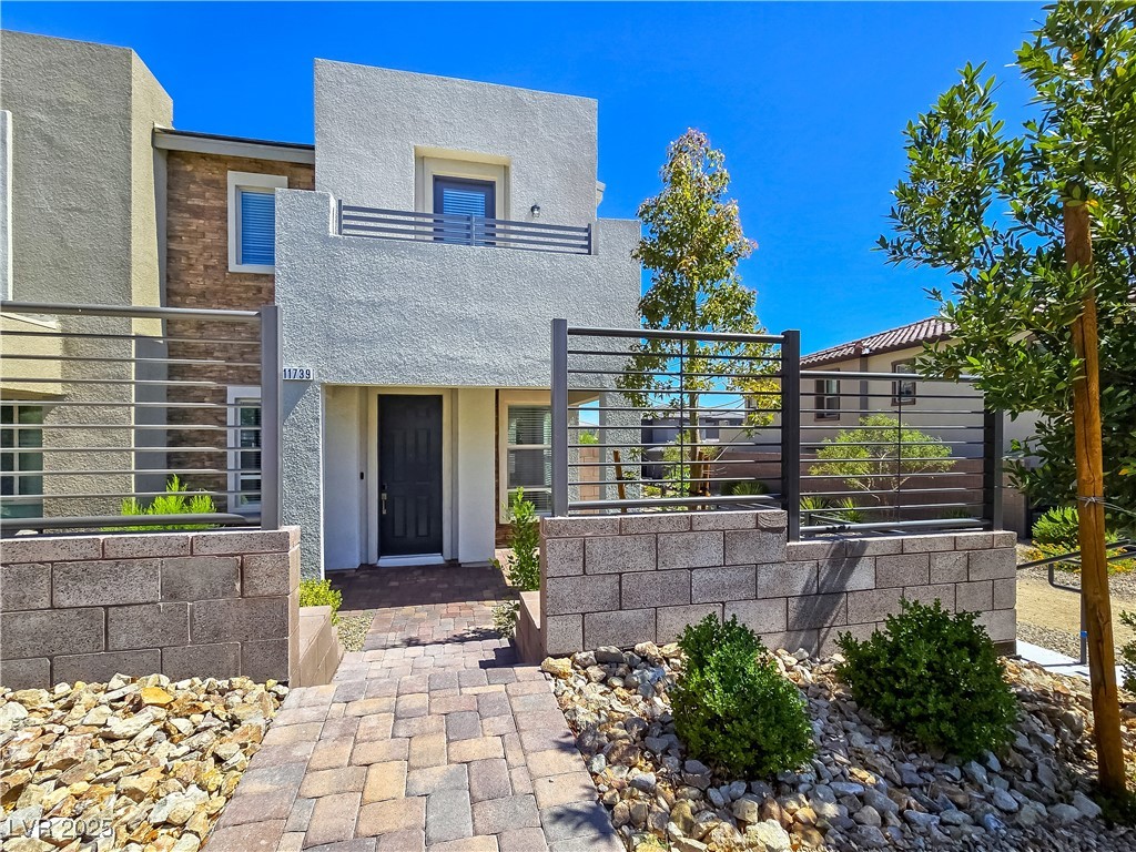 11739 Emerald Lake Avenue