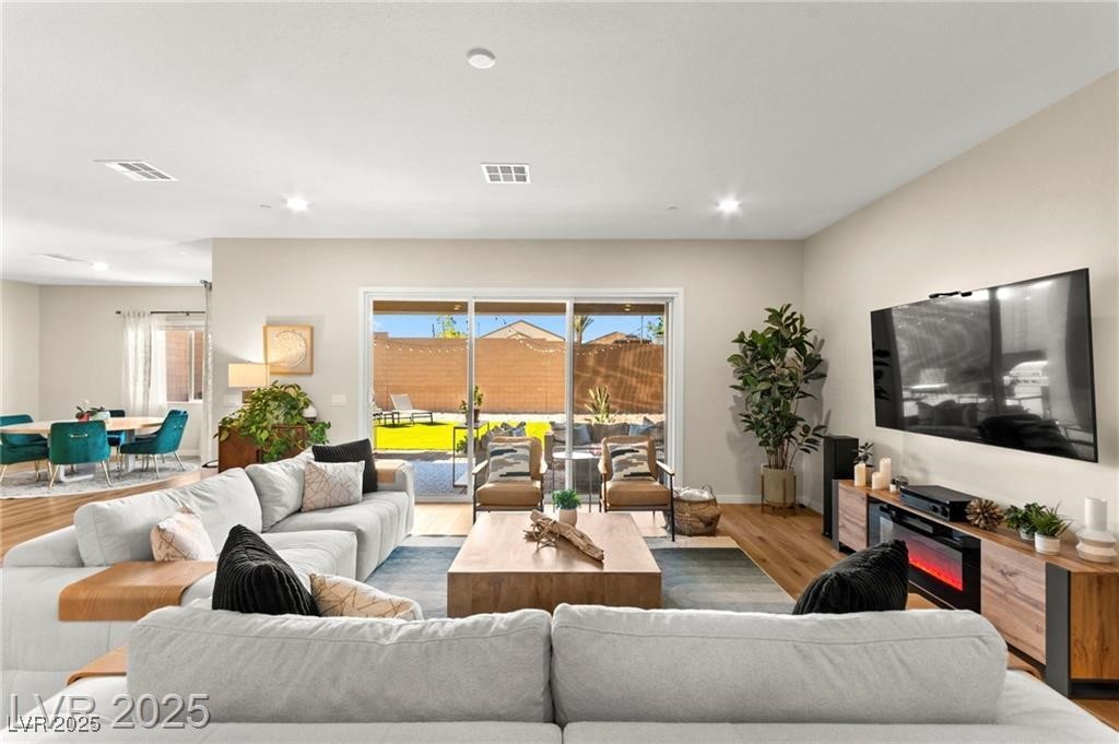 10906 Mila Landing Avenue