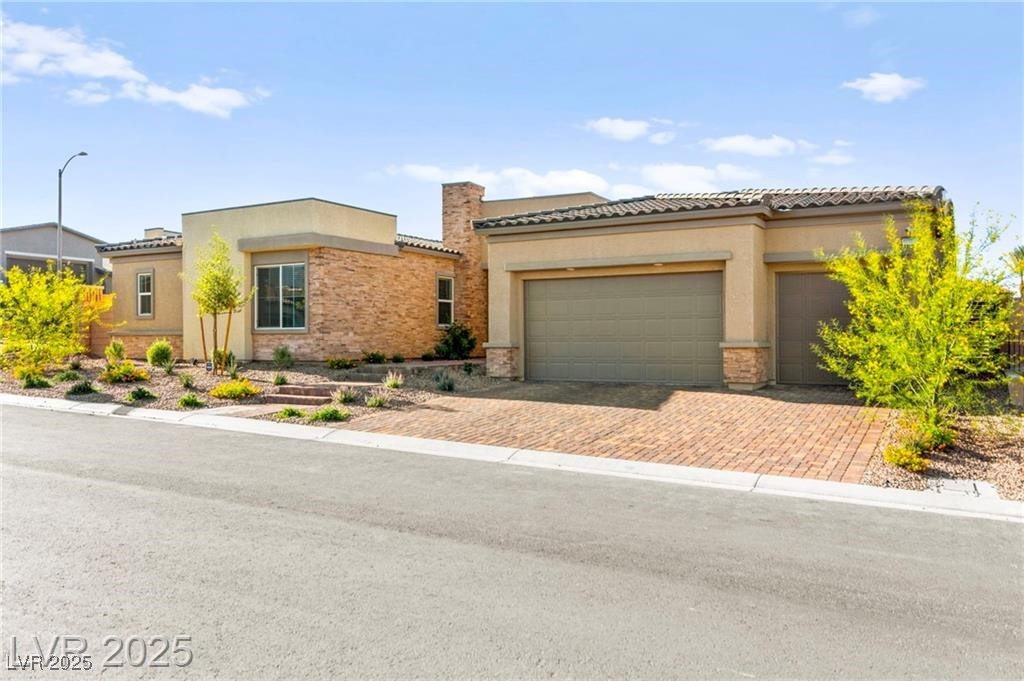 10906 Mila Landing Avenue