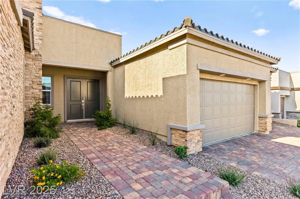 10906 Mila Landing Avenue