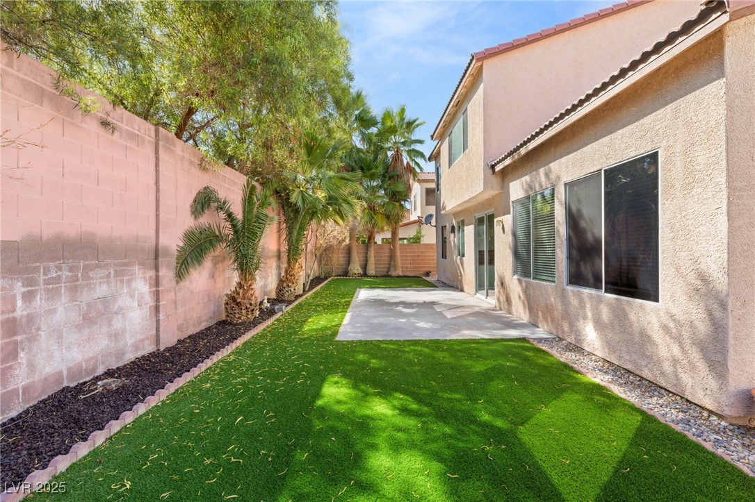 2535 Wellworth Avenue