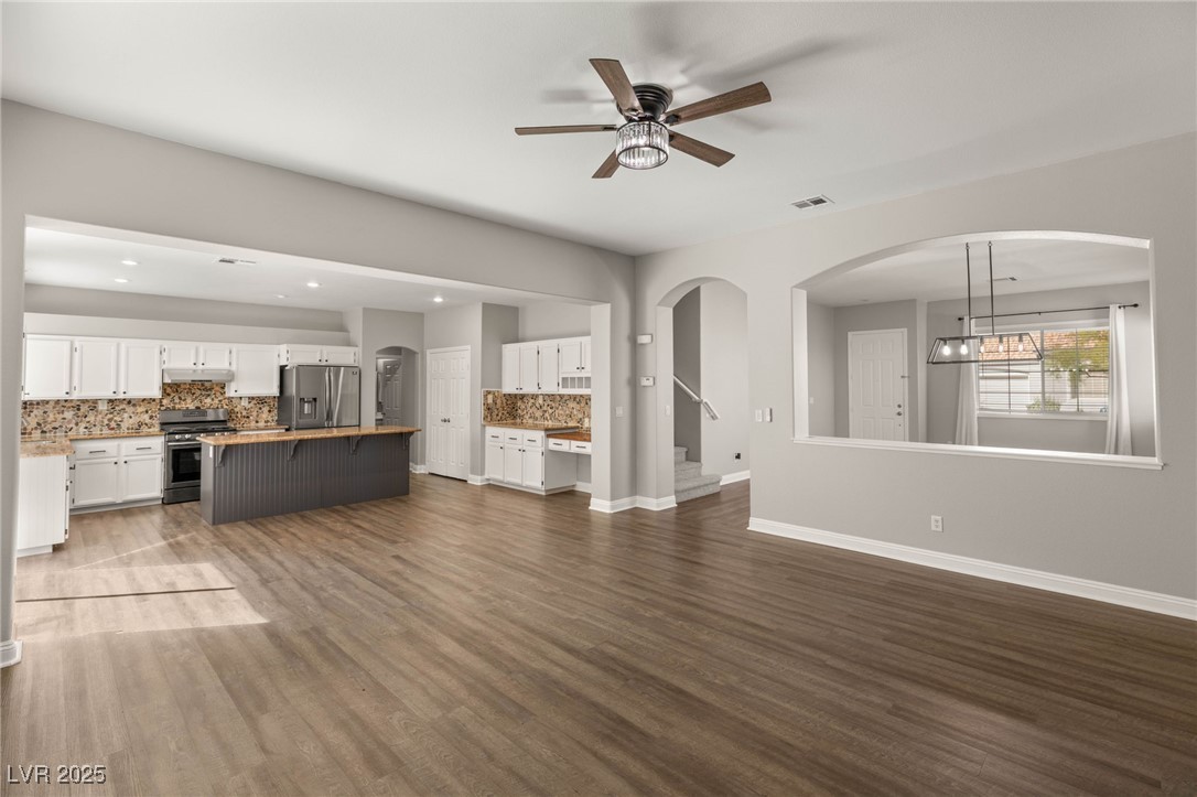 2535 Wellworth Avenue