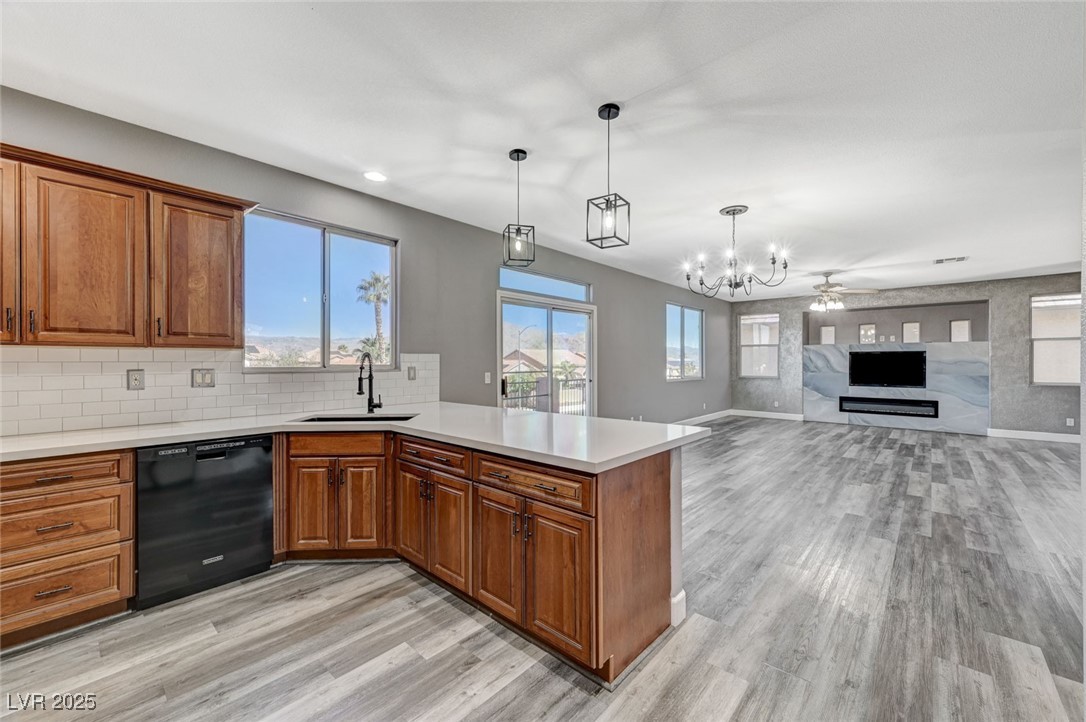 8708 Honey Vine Avenue