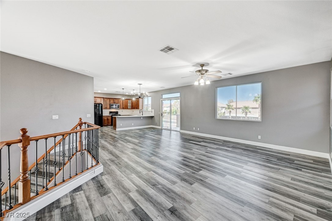 8708 Honey Vine Avenue