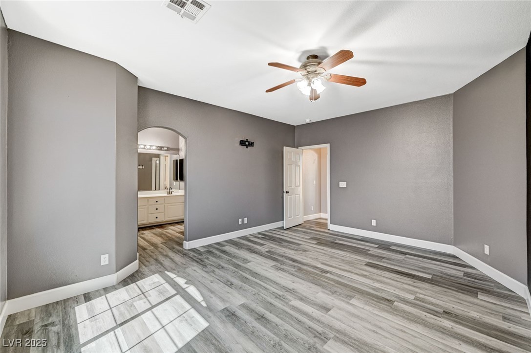 8708 Honey Vine Avenue