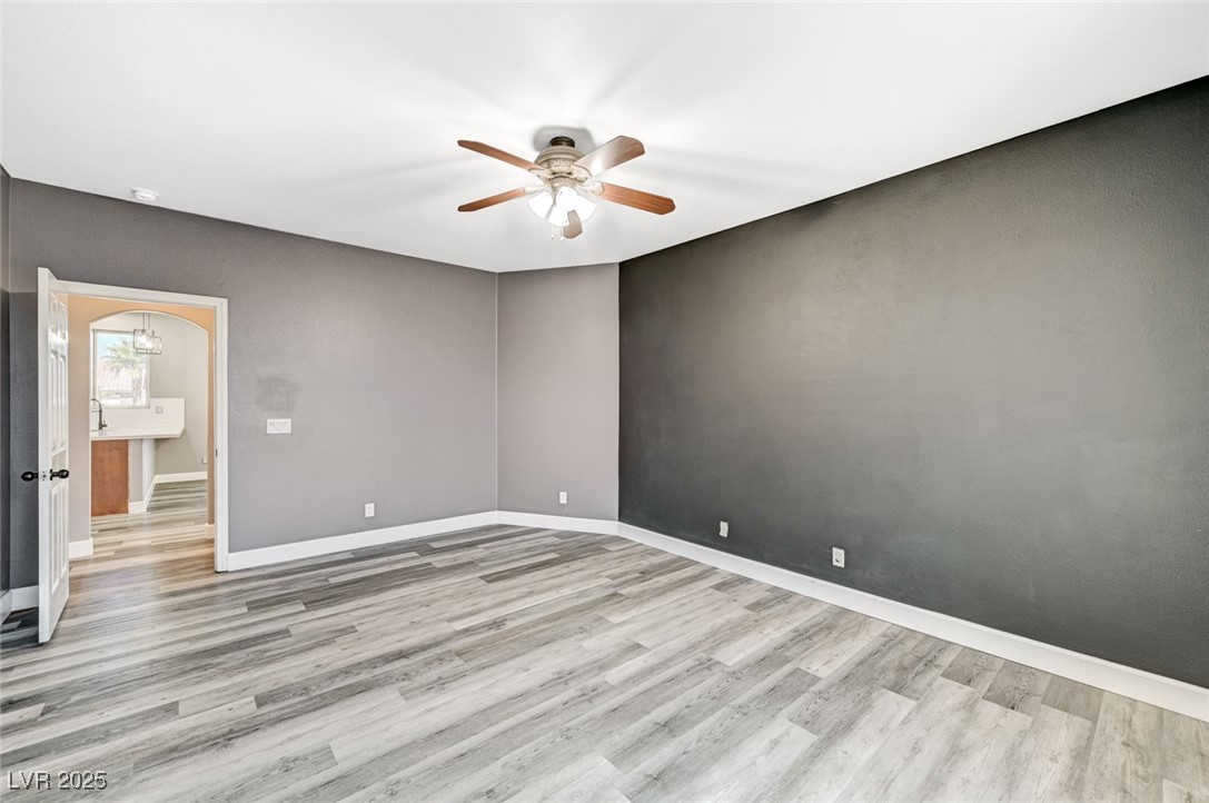 8708 Honey Vine Avenue