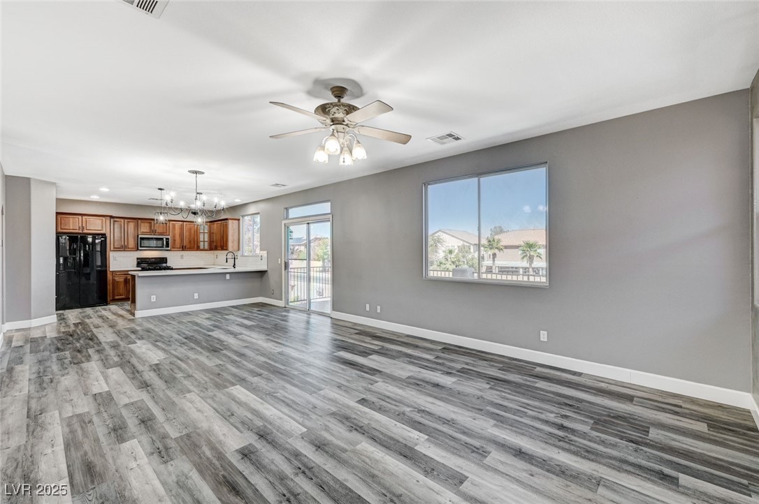 8708 Honey Vine Avenue