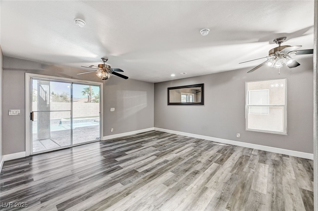 8708 Honey Vine Avenue