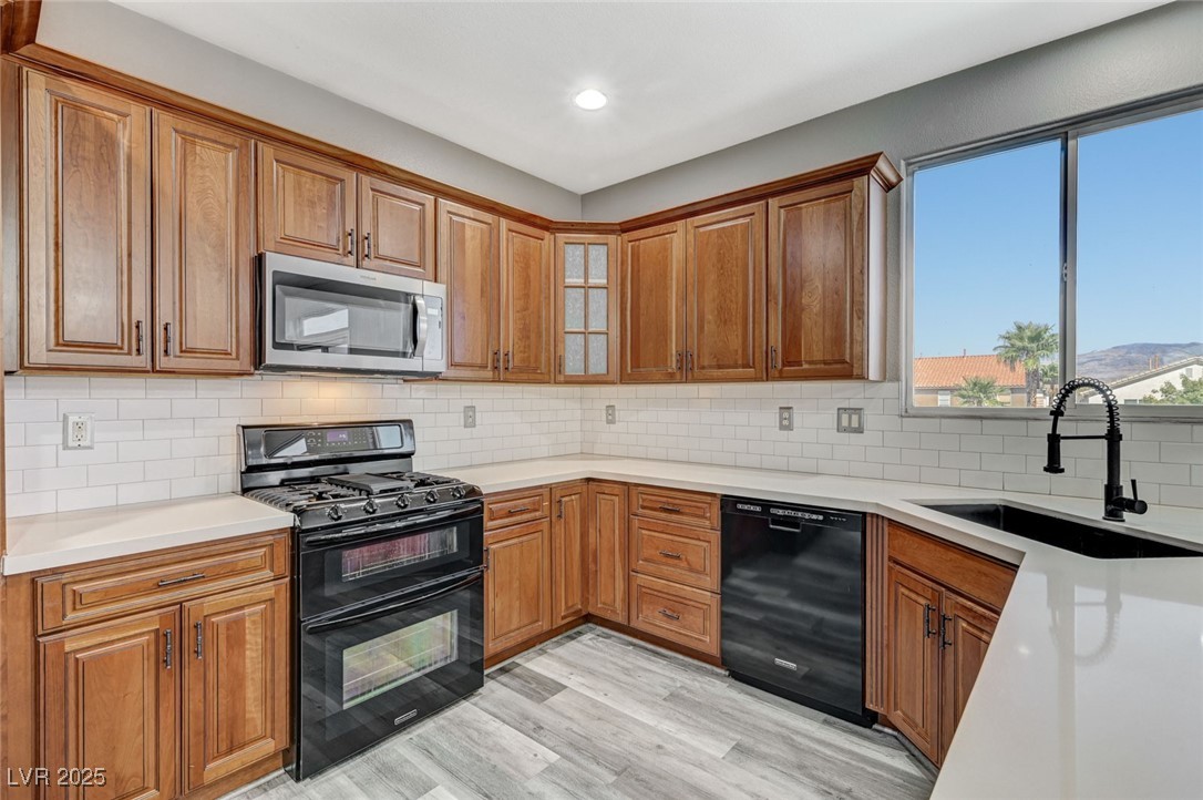 8708 Honey Vine Avenue