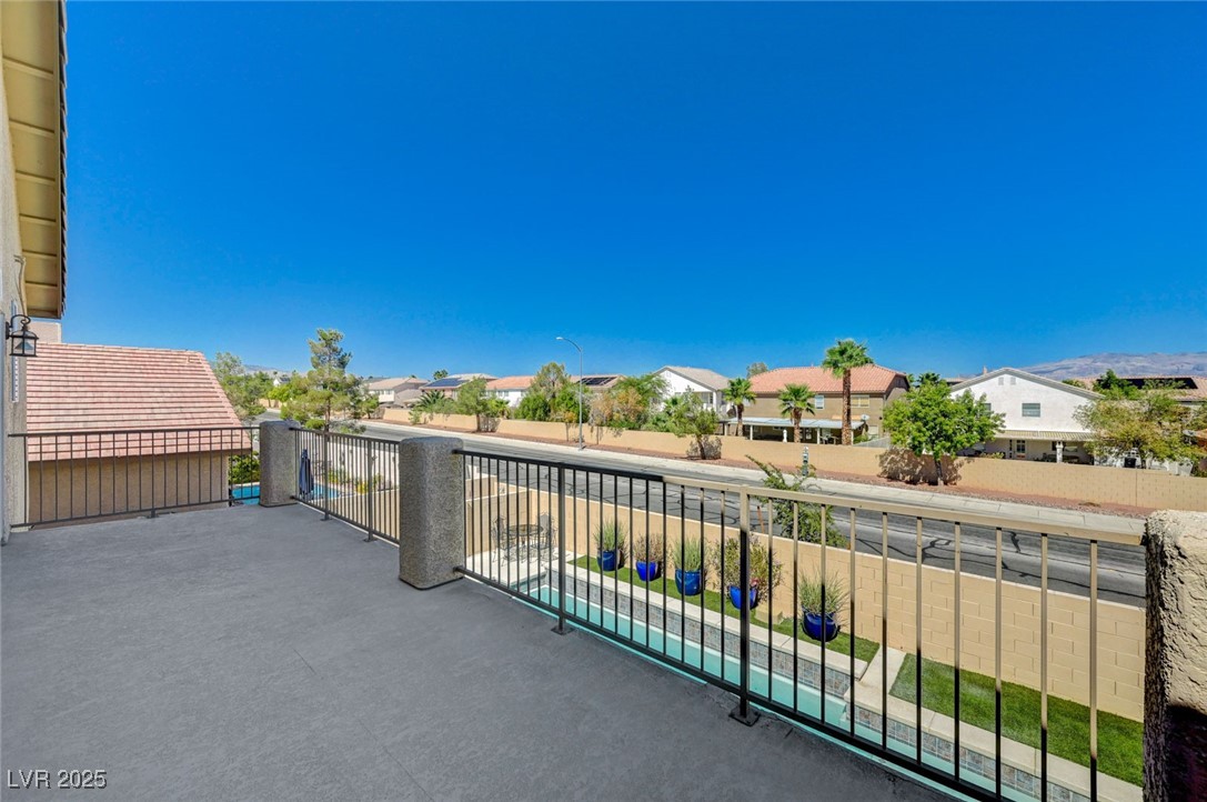 8708 Honey Vine Avenue