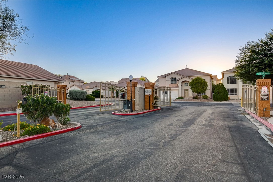 8708 Honey Vine Avenue