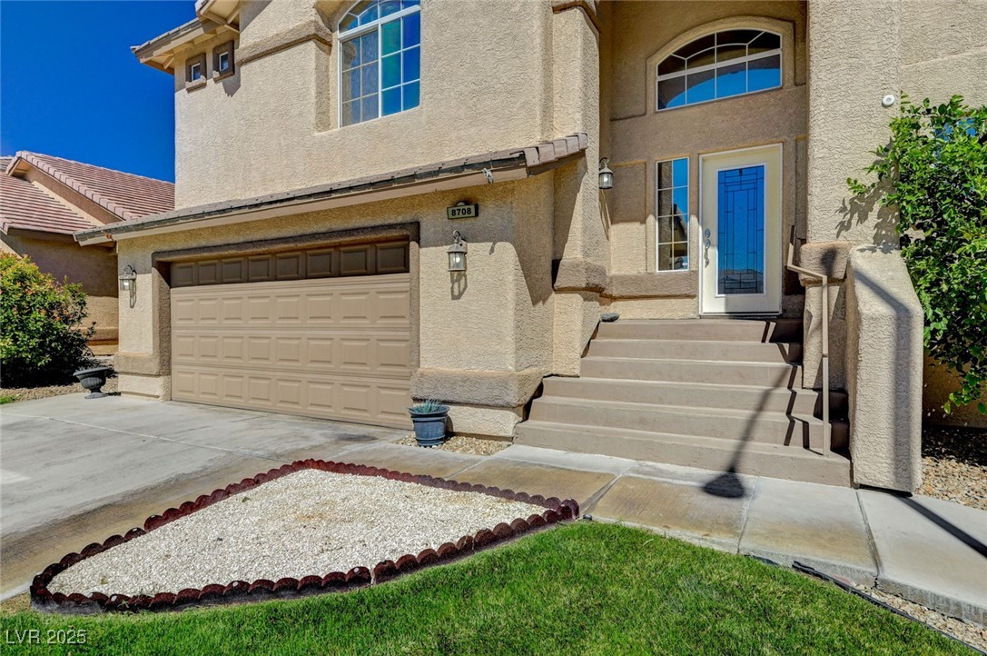 8708 Honey Vine Avenue