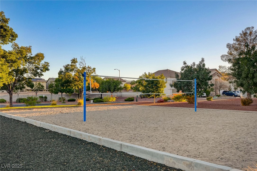 8708 Honey Vine Avenue