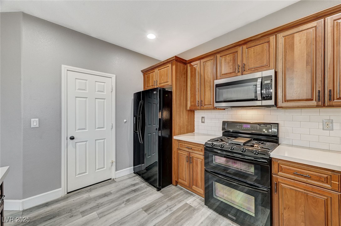 8708 Honey Vine Avenue