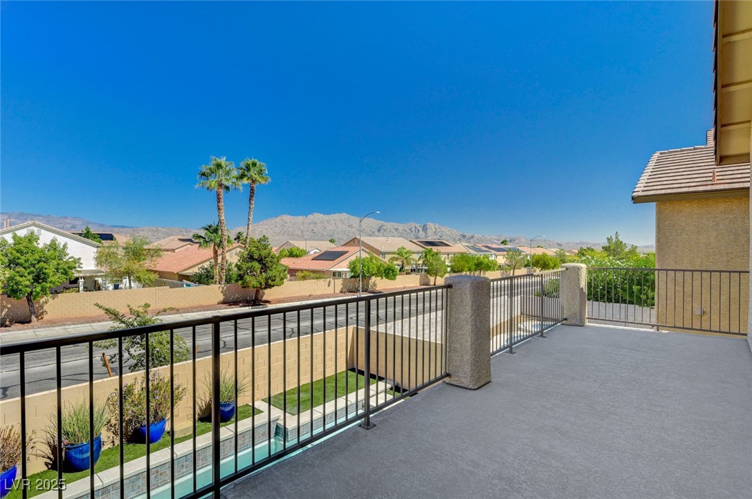 8708 Honey Vine Avenue