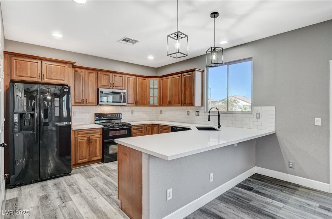 8708 Honey Vine Avenue