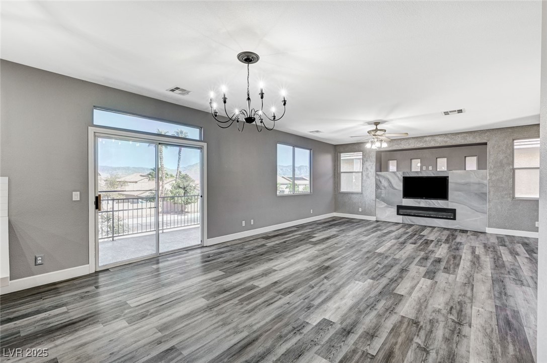 8708 Honey Vine Avenue