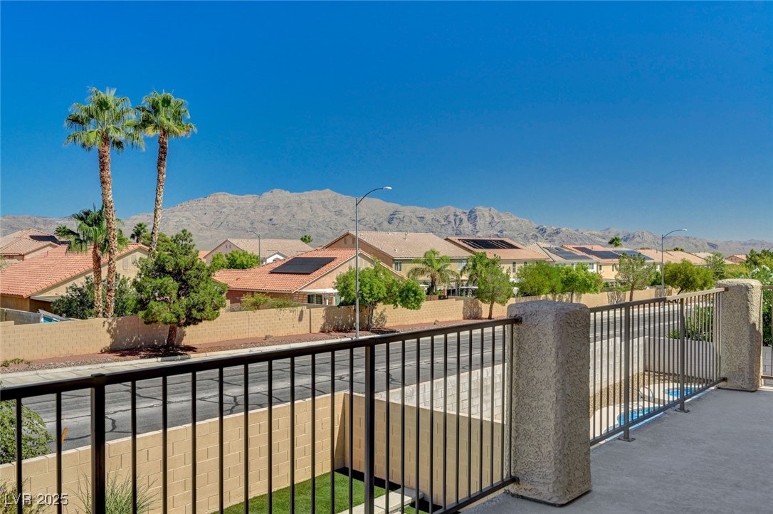 8708 Honey Vine Avenue