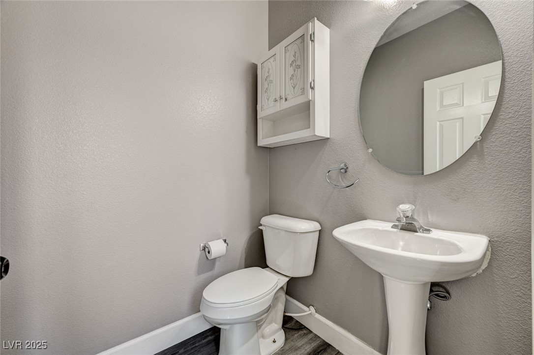 8708 Honey Vine Avenue