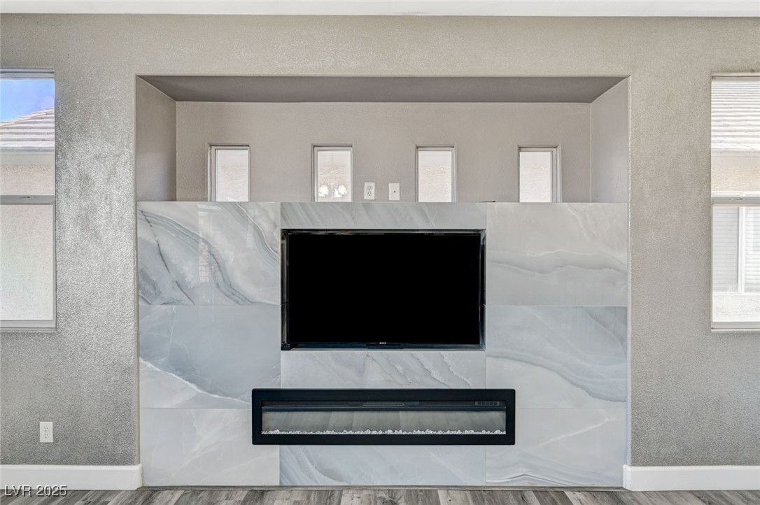 8708 Honey Vine Avenue