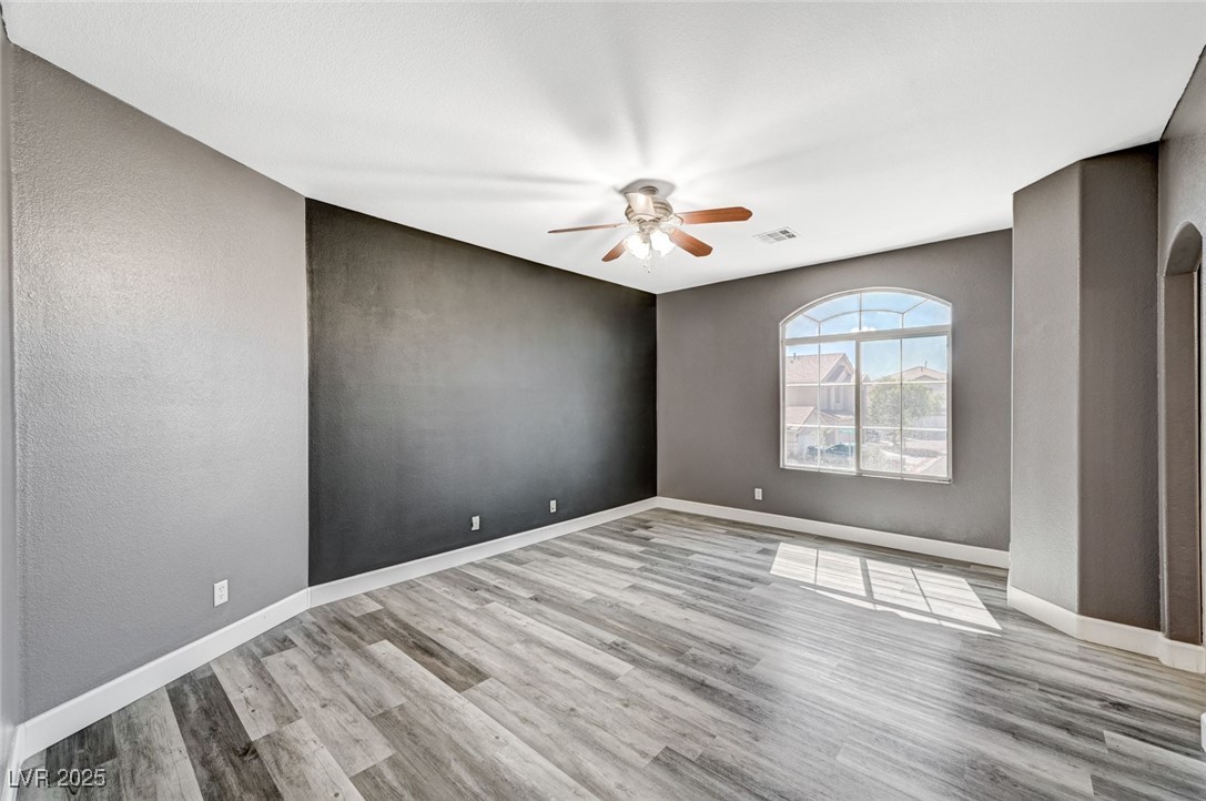 8708 Honey Vine Avenue