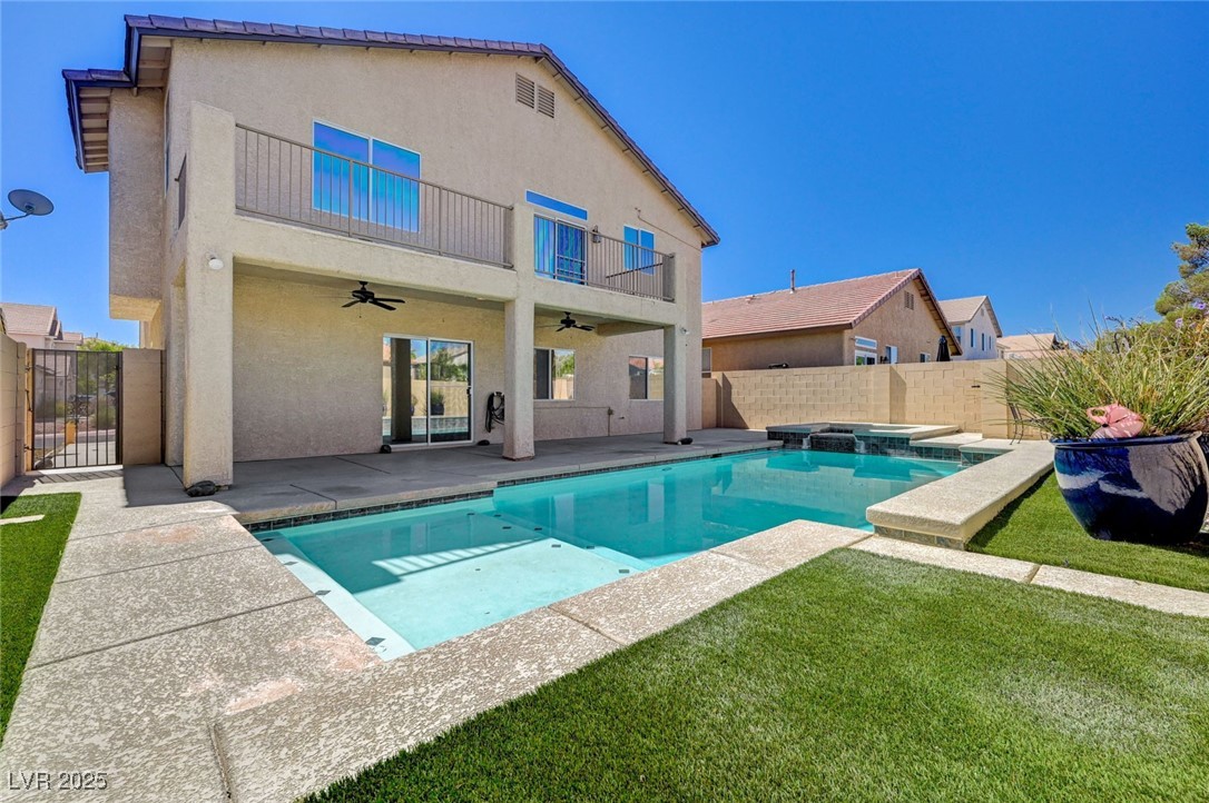 8708 Honey Vine Avenue