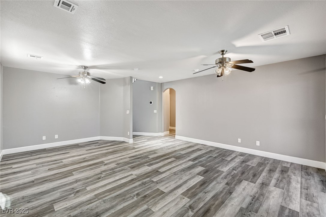 8708 Honey Vine Avenue