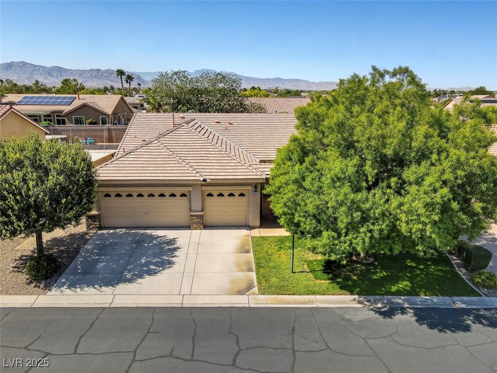 8705 Glistening Pond Street