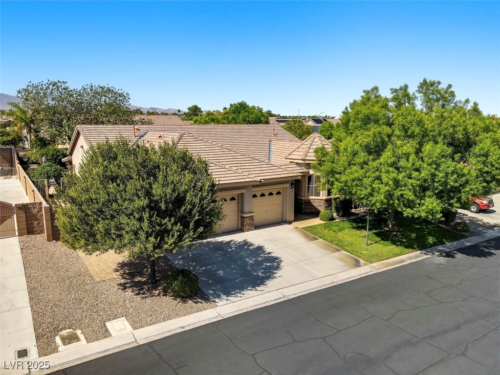 8705 Glistening Pond Street