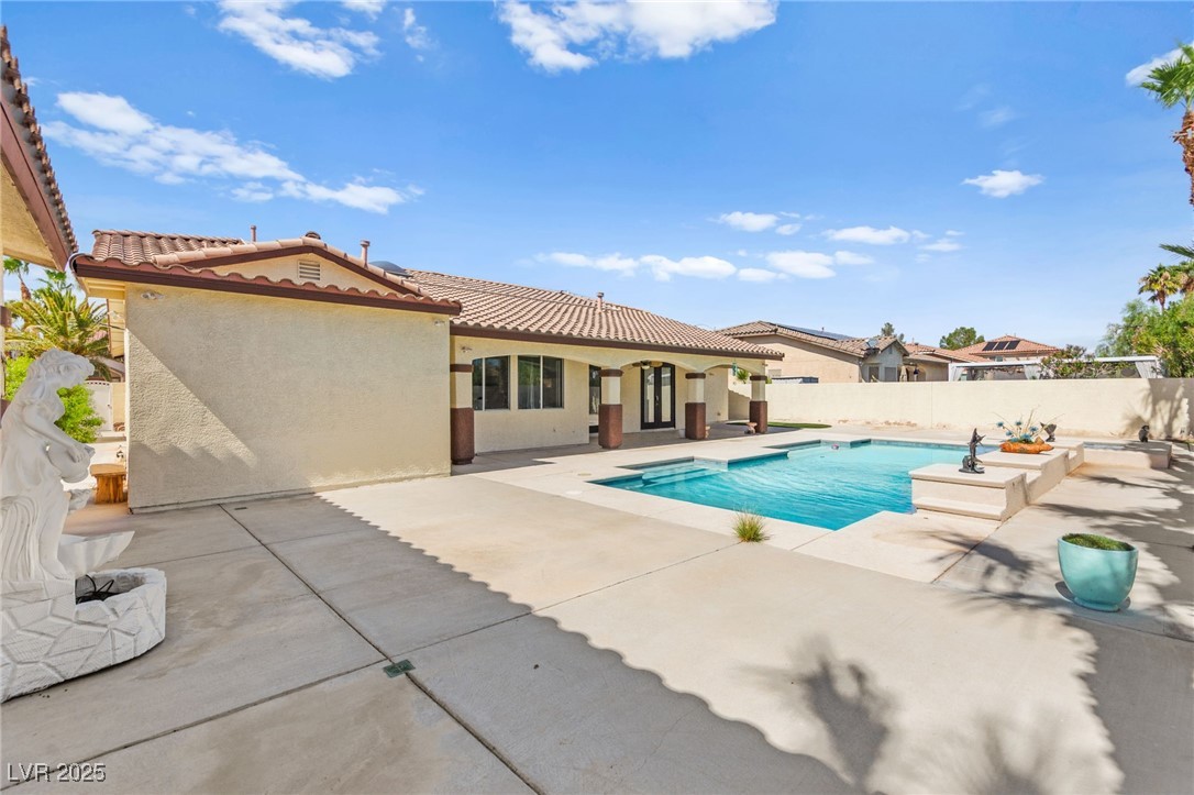 3064 Azure Bay Street