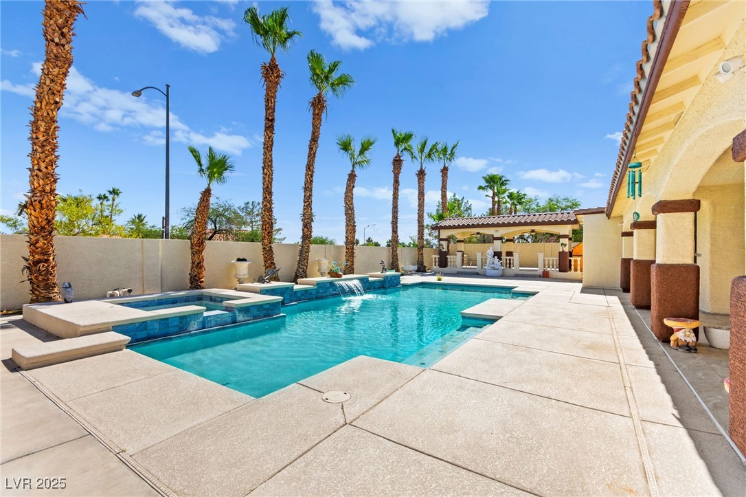 3064 Azure Bay Street